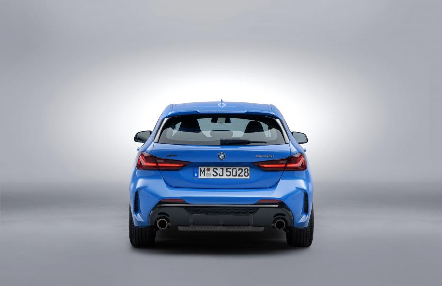  BMW M135i xDrive (F40) 2019 года  (WW) (фото 40 из 189)
